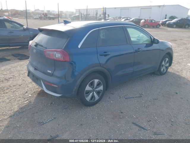 KNDCB3LC9H5064096 KIA NIRO LX