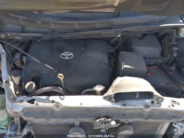 5TDXZ3DC9HS766473 Toyota SIENNA SE