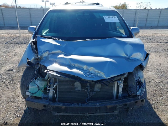 5TDXZ3DC9HS766473 Toyota SIENNA SE