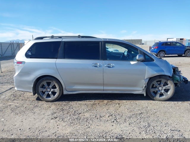 5TDXZ3DC9HS766473 Toyota SIENNA SE