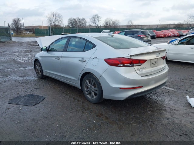 5NPD84LF3JH258132 Hyundai ELANTRA SEL