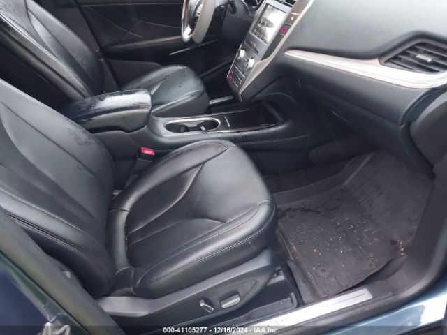 5LMCJ1D90JUL15182 Lincoln Mkc Premiere