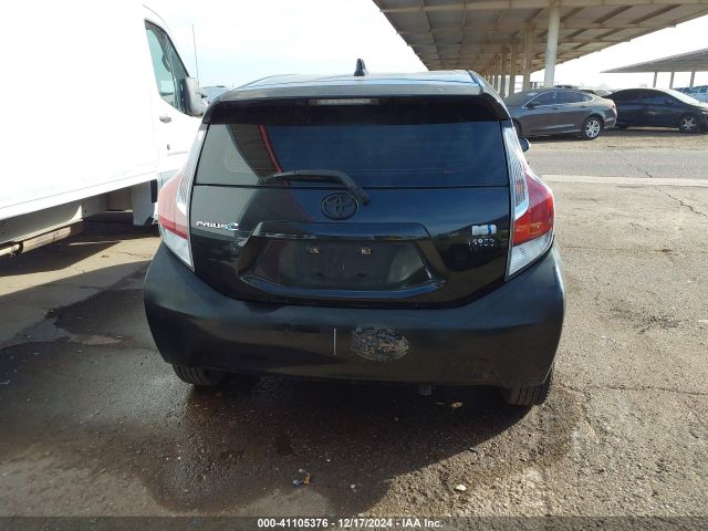 JTDKDTB37G1122400 Toyota Prius C Two