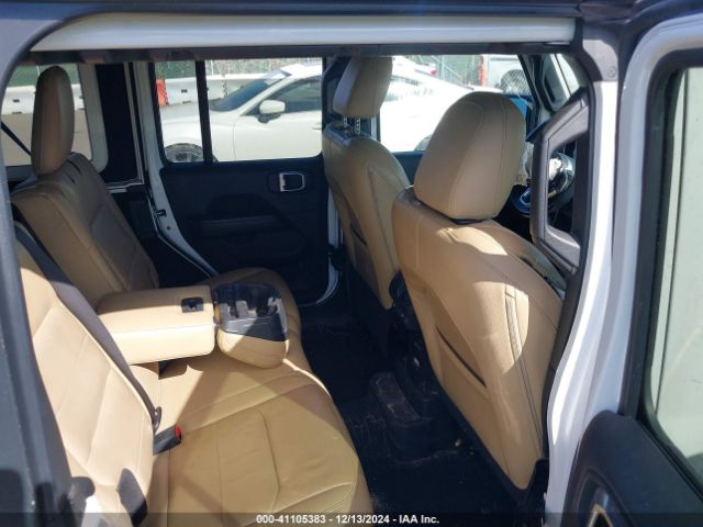 1C4HJXEG0JW120068 Jeep Wrangler Unlimited Sahara 4x4