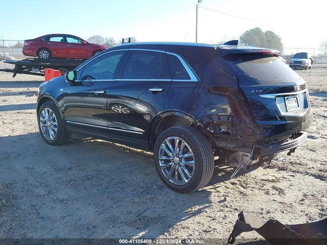 2021 CADILLAC XT5 1GYKNER42MZ226856 Photo 2