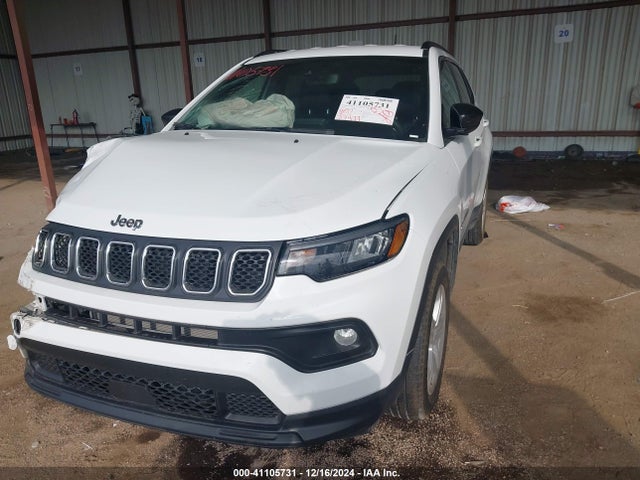 Jeep Compass Latitude 4x4 2023 3C4NJDBN1PT561680 Image 2