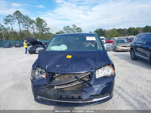 2C4RC1JG1GR232977 Chrysler Town & Country Limited