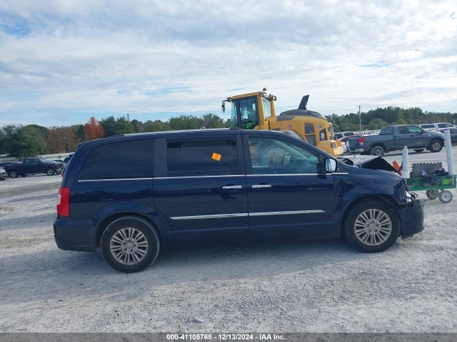 2C4RC1JG1GR232977 Chrysler Town & Country Limited
