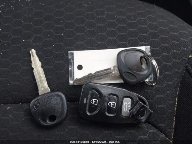 KMHD74LF8LU082900 Hyundai ELANTRA SE