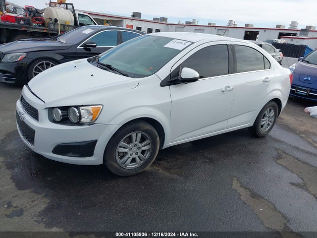 Chevrolet luw - e85 max 2016 1G1JC5SH0G4121926 Image 2