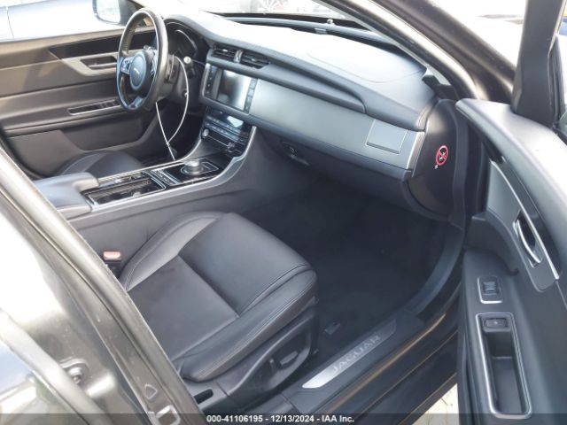 SAJBD4BV5HCY38422 Jaguar Xf 35t Premium
