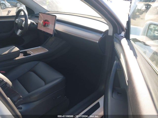 2023 TESLA MODEL Y 7SAYGDEE8PA074272 Photo 4