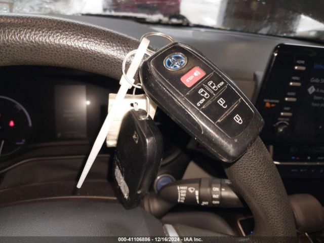 5TDKRKEC1MS071059 Toyota SIENNA LE