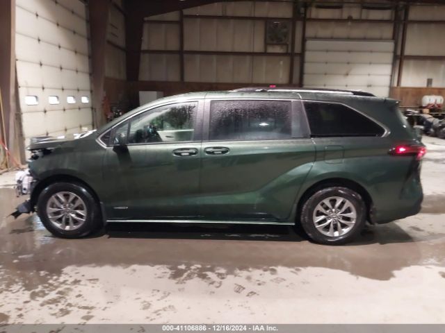 5TDKRKEC1MS071059 Toyota SIENNA LE