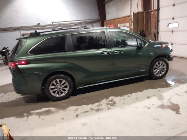 5TDKRKEC1MS071059 Toyota SIENNA LE
