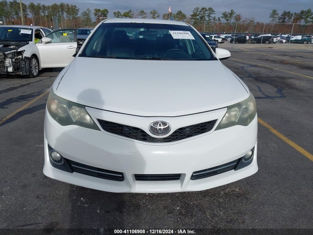 41106908 :رقم المزاد ، 4T1BF1FK6DU265036 vin ، 2013 Toyota Camry Se مزاد بيع