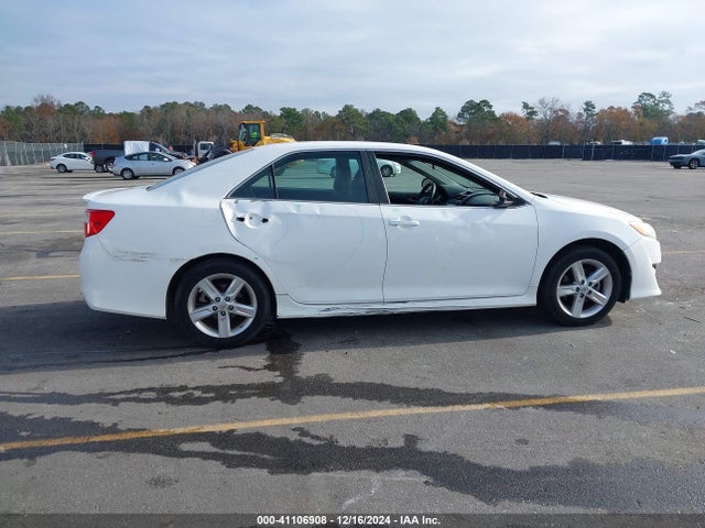 41106908 :رقم المزاد ، 4T1BF1FK6DU265036 vin ، 2013 Toyota Camry Se مزاد بيع