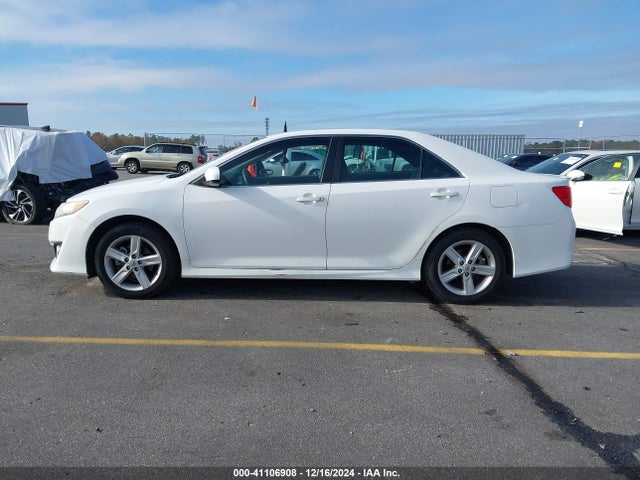 41106908 :رقم المزاد ، 4T1BF1FK6DU265036 vin ، 2013 Toyota Camry Se مزاد بيع