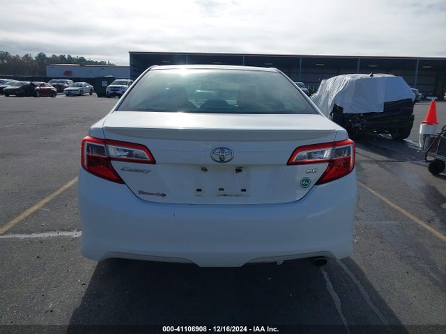 41106908 :رقم المزاد ، 4T1BF1FK6DU265036 vin ، 2013 Toyota Camry Se مزاد بيع
