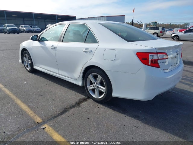 41106908 :رقم المزاد ، 4T1BF1FK6DU265036 vin ، 2013 Toyota Camry Se مزاد بيع