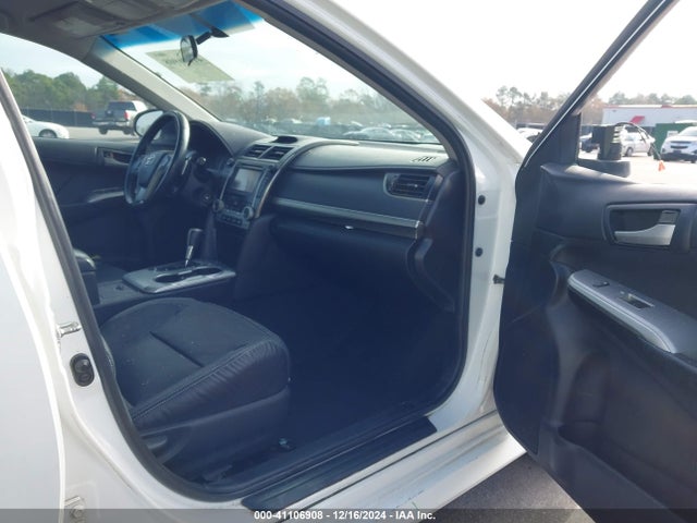 41106908 :رقم المزاد ، 4T1BF1FK6DU265036 vin ، 2013 Toyota Camry Se مزاد بيع