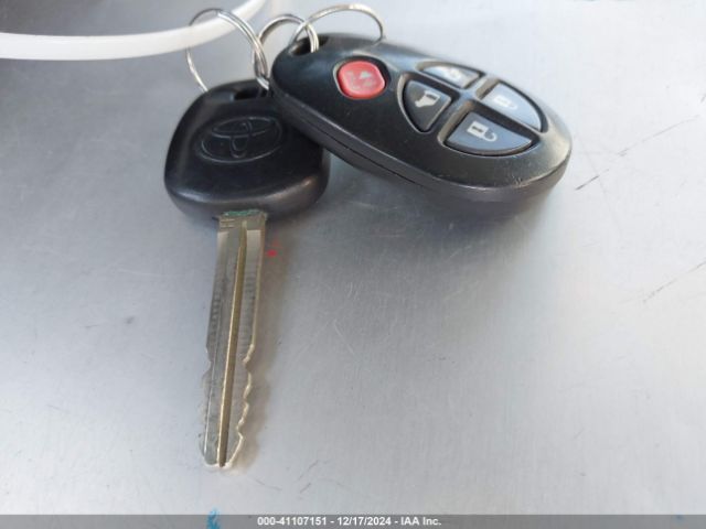 5TDKK3DC8FS652976 Toyota Sienna Le 8 Passenger