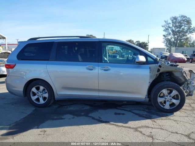 5TDKK3DC8FS652976 Toyota Sienna Le 8 Passenger