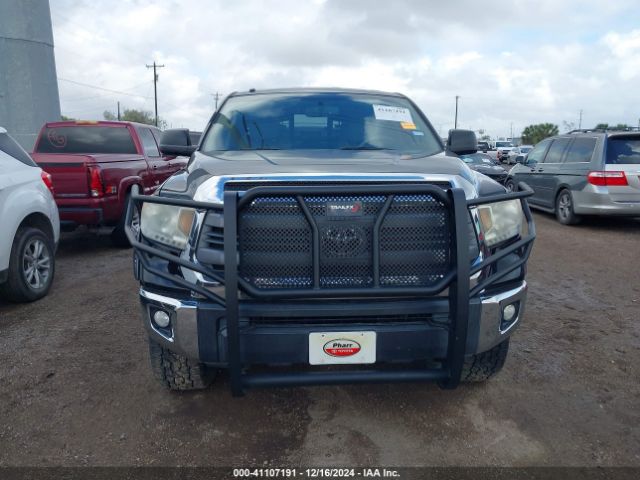 5TFRY5F17EX153082 Toyota Tundra Sr5 5.7l V8
