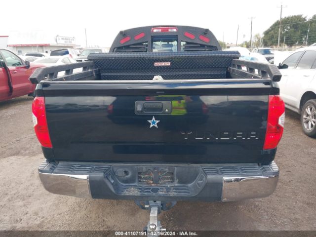 5TFRY5F17EX153082 Toyota Tundra Sr5 5.7l V8