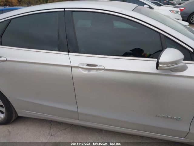 3FA6P0RUXHR382325 Ford Fusion Hybrid Titanium
