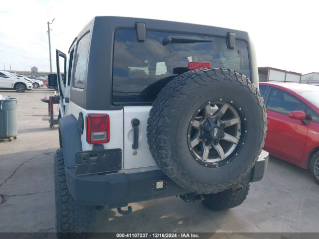 1C4BJWDG6EL130452 Jeep Wrangler Unlimited Sport