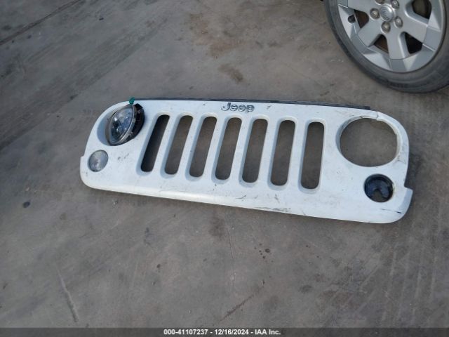 1C4BJWDG6EL130452 Jeep Wrangler Unlimited Sport
