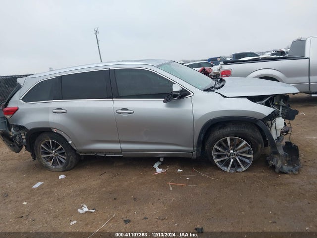 Toyota Highlander Xle 2017 5TDKZRFH9HS526510 Image 13