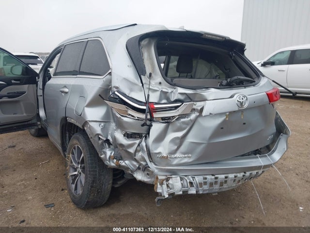 Toyota Highlander Xle 2017 5TDKZRFH9HS526510 Image 6
