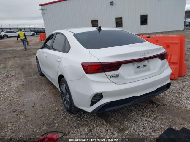 3KPF24AD2NE474138 KIA Forte Lxs