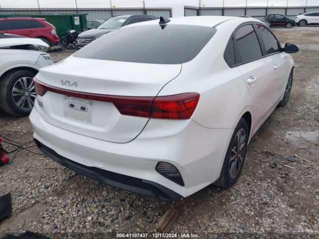 3KPF24AD2NE474138 KIA Forte Lxs