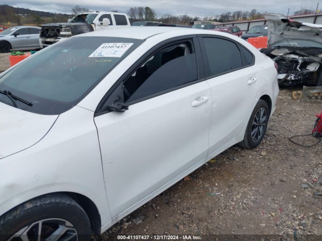 3KPF24AD2NE474138 KIA Forte Lxs