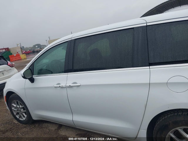 Chrysler Pacifica Touring L 2023 2C4RC1BG2PR550184 Image 15