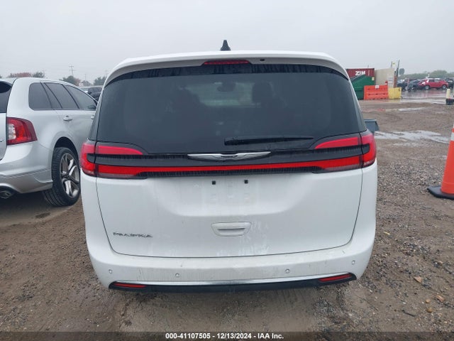 Chrysler Pacifica Touring L 2023 2C4RC1BG2PR550184 Image 17