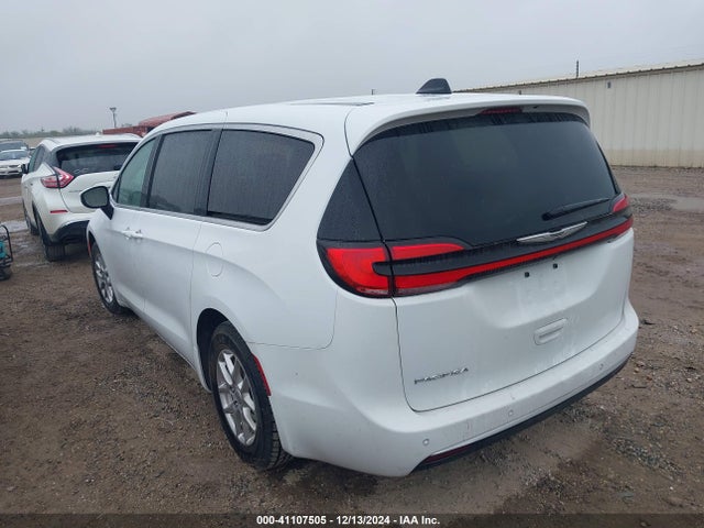 Chrysler Pacifica Touring L 2023 2C4RC1BG2PR550184 Image 3