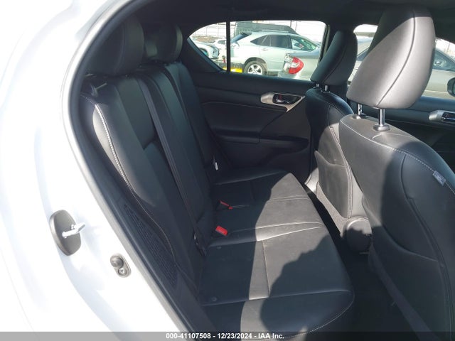 JTHKD5BH4F2228947 Lexus CT 200H