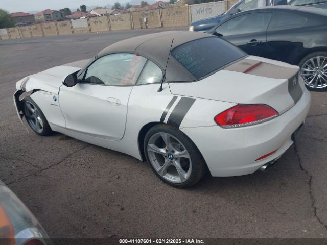 2013 BMW Z4 WBALL5C52DJ103765 Photo 2