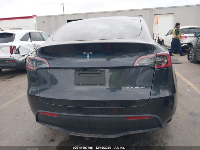 7SAYGAEE8RF210386 Tesla Model Y Long Range Dual Motor All-wheel Drive