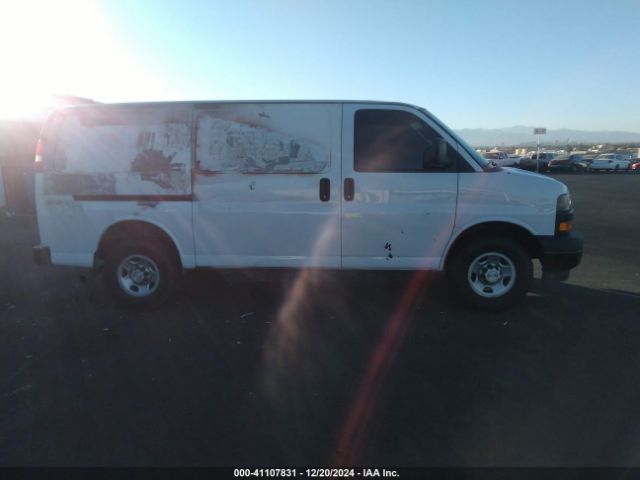 1GCWGAFP6J1299747 Chevrolet Express 2500 Work Van