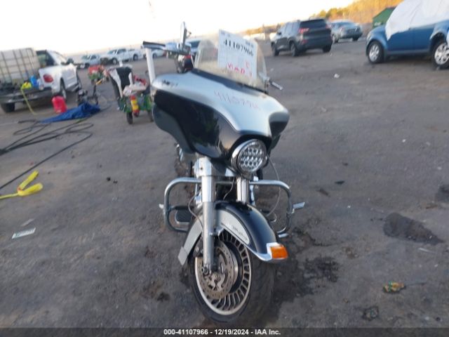 2013 HARLEY-DAVIDSON FLHTCU 1HD1FCM16DB681197 Photo 4