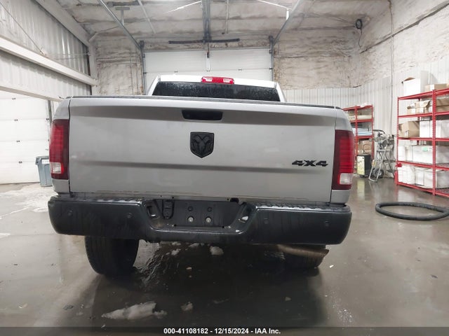 1C6RR7LG9RS149109 RAM 1500 Classic Warlock  4x4 5'7 Box