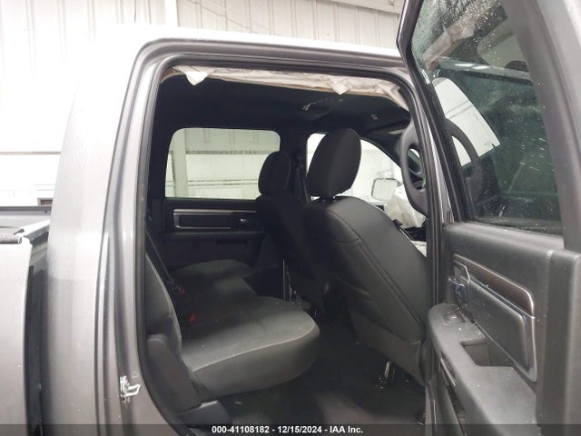 1C6RR7LG9RS149109 RAM 1500 Classic Warlock  4x4 5'7 Box