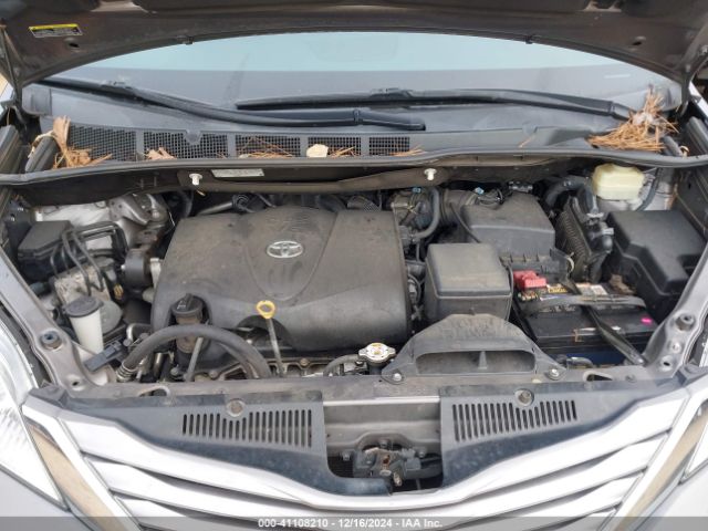 5TDYZ3DC0HS817539 Toyota Sienna Xle/limited