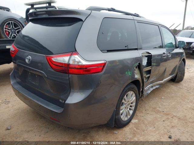 5TDYZ3DC0HS817539 Toyota Sienna Xle/limited