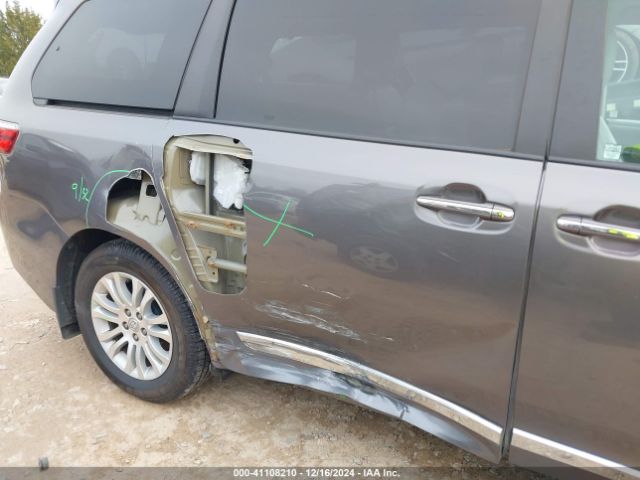 5TDYZ3DC0HS817539 Toyota Sienna Xle/limited